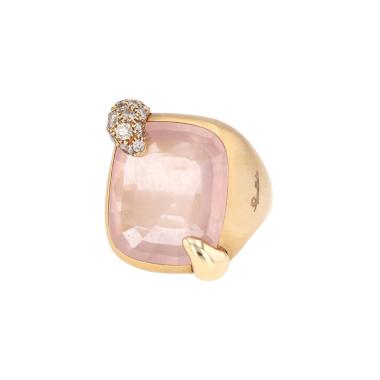 Bague Pomellato Ritratto moyen modèle en or rose, quartz rose et diamants