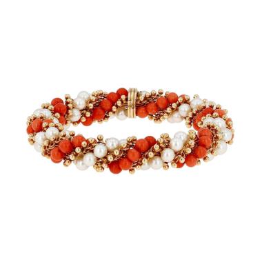 Bracelet Van Cleef & Arpels  en or jaune, perles de culture des Mers du Sud et corail