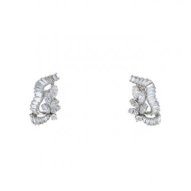 Paire de clips d'oreilles Boucheron  en or blanc, platine et diamants